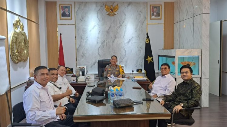 Kuasa hukum PT SBI, Iskandar Halim, SH.MH (dua dari kiri)
