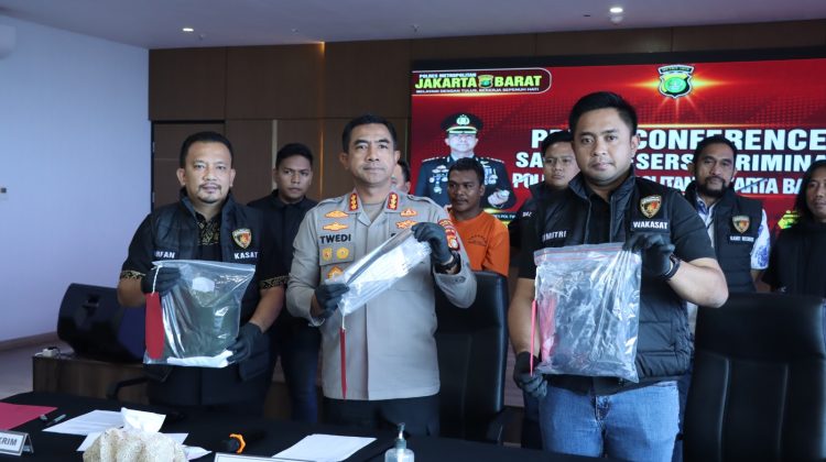 Ungkap Kasus di Mapolres Metro Jakarta Barat, Jumat, (16/5)
