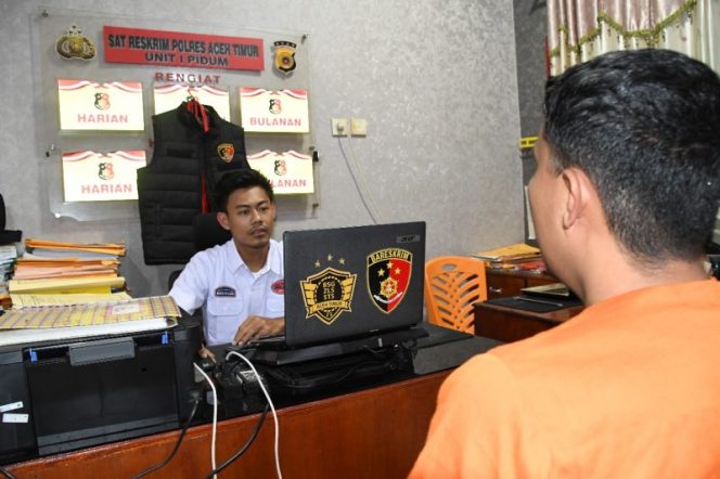 
					Kecanduan Judi Online, Karyawan Toko Handphone Gelapkan Uang Hasil Penjualan
