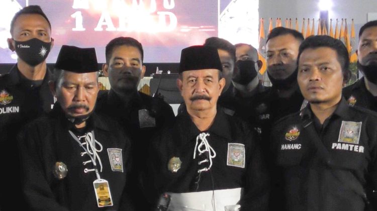 Ketua Umum Persaudaraan Setia Hati Terate (PSHT) Pusat Madiun, Kangmas R. Moerdjoko (tengah)
Foto:Dok. PSHT Pusat Madiun
