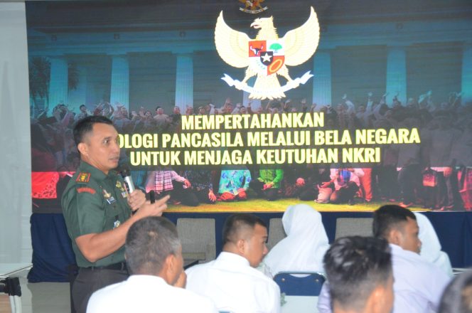 
					Dandim 0735/Surakarta Letkol Inf Fictor J. Situmorang S.I.P., M.I.P. sampaikan materi Bela Negara pada Bimtek CASN Satpol PP Kota Surakarta TA. 2025
