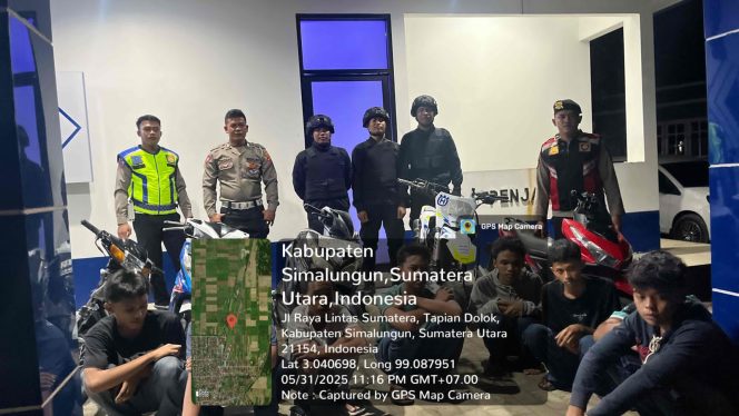 
					Ops. Patroli Blue Light dan Tim Samapta Polres Simalungun amankan 20 orang dan 8 sepeda motor
