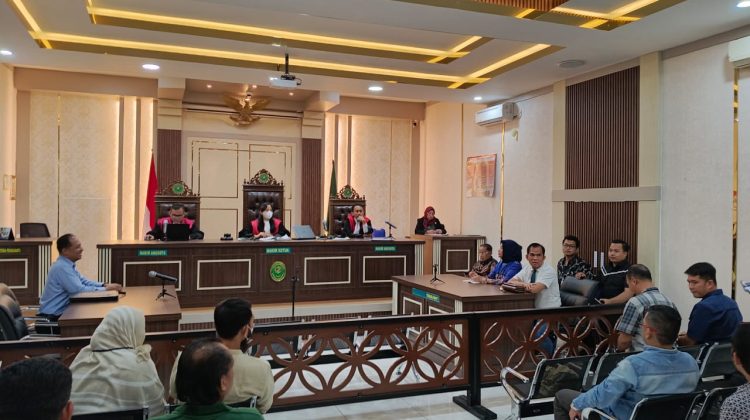 Sidang perdata Kaji Utomo ke Zana Cs ditunda hingga1 bulan ke depan karena salah satu pihak tergugat ke enam tidak hadir