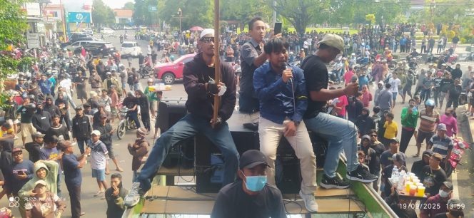 
					13 Tuntutan di Demo Pemakzulan Bupati Pati Hari Ini