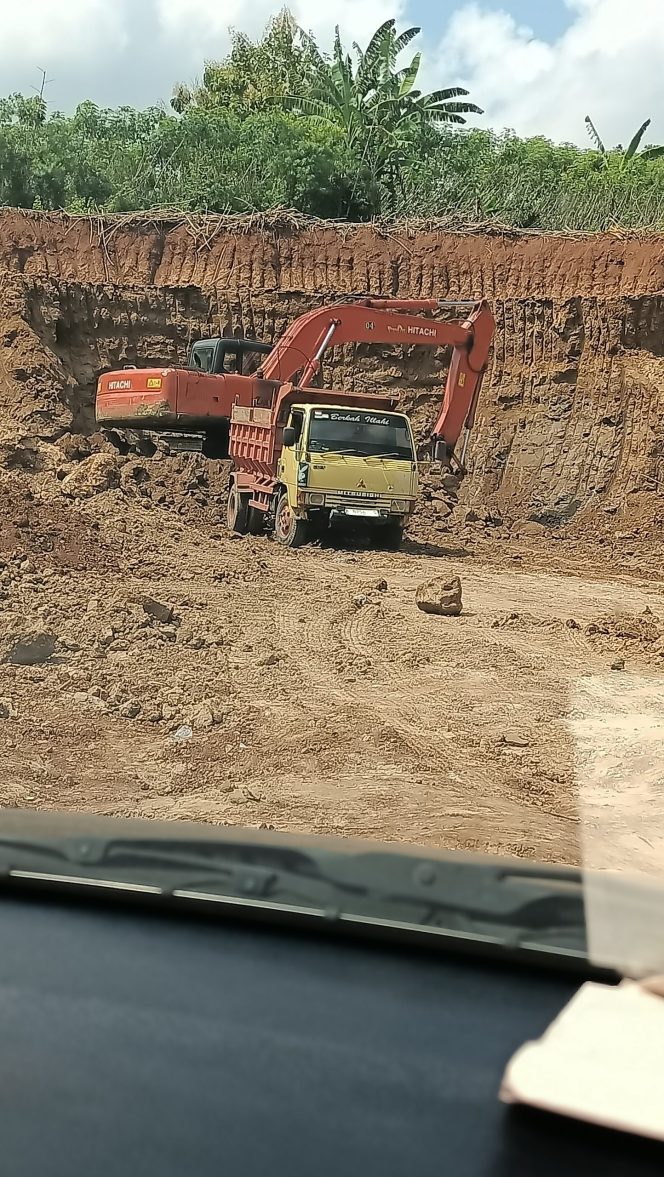 
					Aktivitas Galian C ilegal di Desa Tanjungrejo Kecamatan Margoyoso, kembali Marak Padahal kegiatan ini Telah Lama Menjadi Sorotan dan Menimbulkan keresahan di Masyarakat