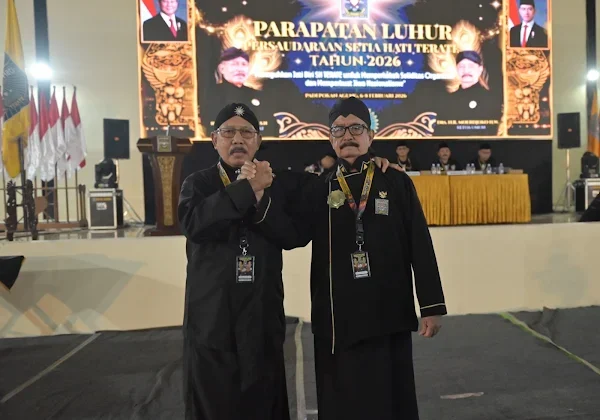 R. Moerdjoko H.W dan Issoebiantoro kembali menjadi nahkoda untuk Persaudaraan Setia Hati Terate (PSHT) Pusat Madiun periode 2026–2031. (Foto:Ist)
