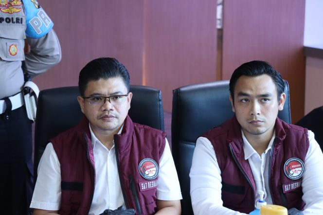 
					Kasat Reserse Narkoba Polres Metro Jakarta Barat AKBP Vernal Armando Sambo
