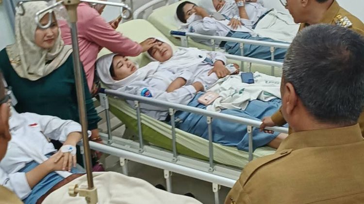 Puluhan Siswa SMK Negeri 4 Pati Dilarikan ke Rumah Sakit Diduga Keracunan Usai Menyantap MBG