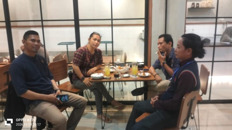 Pengacara korban mengumumkan akan mengeluarkan surat somasi kepada kedua pihak terkait. (Foto:Edy/As)
