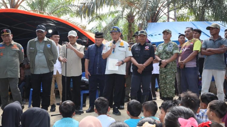 Kasatgas Percepatan Rehabilitasi dan Rekonstruksi Pascabencana Wilayah Sumatera Muhammad Tito Karnavian kunjungan kerja ke Dusun Kareung, Desa Buket Linteung, Kecamatan Langkahan, Aceh Utara, Jumat (20/2/2026).
