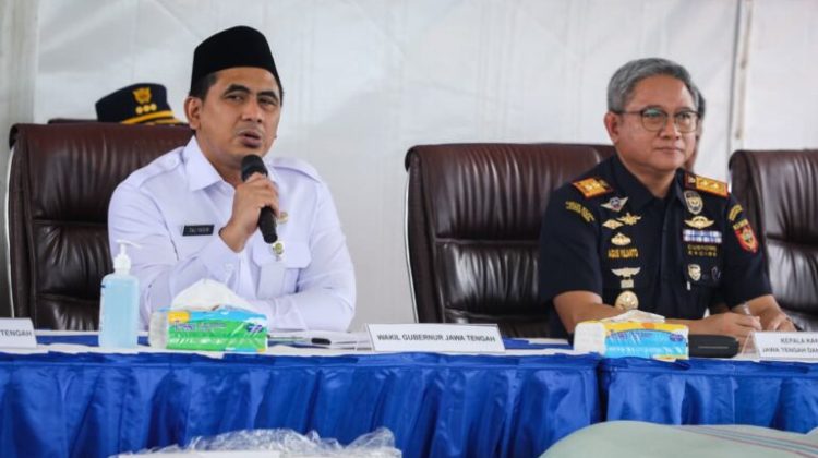 Gus Yasin menegaskan, setiap menu yang dinilai tidak layak, akan menjadi bahan evaluasi. (Foto:Dok.Jatengprov)

