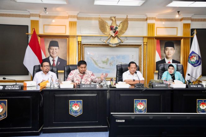 
					Berdasarkan data Satgas PRR per 26 Februari, pembangunan Huntap di tiga daerah terdampak bencana di Sumatera direncanakan sebanyak 17.969 unit, dan sudah terbangun 401 unit. (Foto:Dok Satgas PRR)
