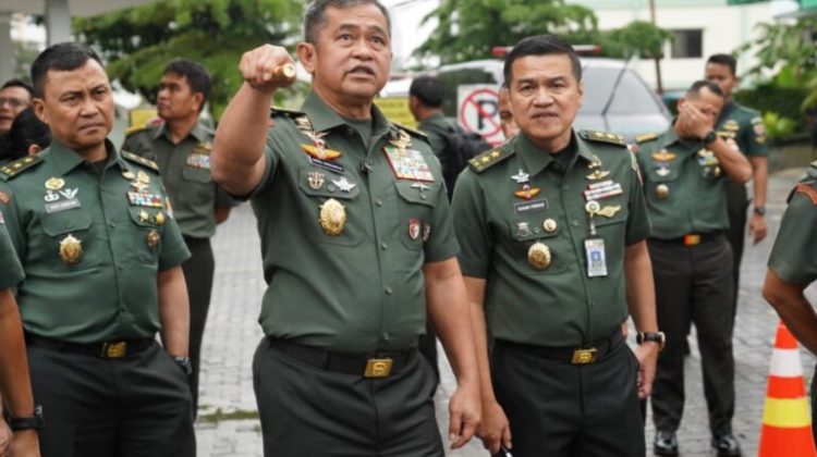 Kasad Jenderal TNI Maruli Simanjuntak meninjau langsung capaian perbaikan fasilitas kesehatan di RSPAD Gatot Soebroto, Jakarta, Senin (23/2/2026). (Foto:Dok.Dispenad)
