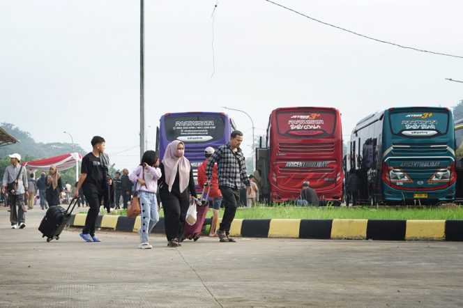 
					Direktorat Jenderal Perhubungan Darat Kementerian Perhubungan menyiapkan sebanyak 401 unit bus untuk program mudik gratis angkutan jalan pada Angkutan Lebaran tahun 2026. (Foto:Dok.Kemenhub)

