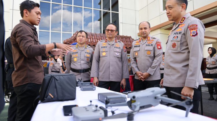 Sebanyak 21 unit drone disiagakan untuk memantau titik-titik krusial di seluruh wilayah Yogyakarta selama pelaksanaan Operasi Ketupat Progo 2026. (Foto:Dok.Polda DIY)
