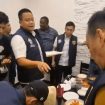 Polres Metro Jakarta Barat menangkap dua Warga Negara Asing (WNA) Liberia terkait dugaan penipuan modus 'Black Dollar'. (Foto:Dok.Humas Polri)
