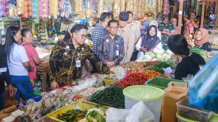 Wali Kota Magelang Damar Prasetyono meninjau sejumlah titik strategis di Kota Magelang, Jumat (6/3/2026). (Foto:Dok.Pemkot Magelang)
