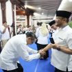 Plt. Bupati Pati, Risma Ardhi Chandra bersalaman dengan Gubernur Jateng, Ahmad Luthfi di Gedung Gradhika Bhakti Praja, Kompleks Gubernuran Provinsi Jawa Tengah, Rabu (25/3). (Foto:Dok.Patikab)

