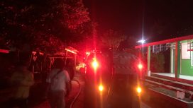 Kebakaran menghanguskan rumah tinggal milik S (52), seorang perangkat desa yang menjabat sebagai Kepala Dusun (Kadus) Tambakselo, Desa Ngampel, Kecamatan Blora, pada Sabtu (28/03/2026) dini hari. (Foto:Dok.Blorakab)