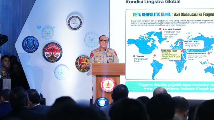 Wakapolri Komjen Pol. Prof. Dr. Dedi Prasetyo menegaskan bahwa kehadiran laboratorium ini merupakan langkah konkret Polri dalam merespons perubahan zaman yang dipengaruhi oleh revolusi digital, dinamika geopolitik global, serta transformasi sosial yang berkembang pesat. (Foto:Dok.Humas Polri)
