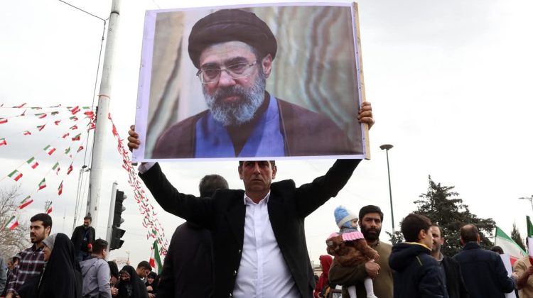 Mojtaba Khamenei sebagai pemimpin tertinggi Republik Islam Iran akan memimpin negaranya di tengah krisis terbesar sejak berdirinya Republik Islam hampir lima dekade lalu. (Foto:EPA)
