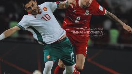 Duel Kevin Diks dengan pemain Bulgaria. (Foto:Dok.Timnas Indonesia)