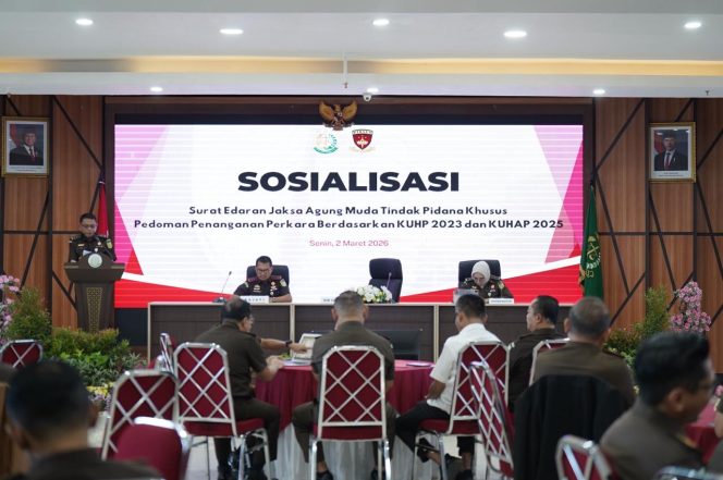 
					Sosialisasi Surat Edaran Jaksa Agung Muda Tindak Pidana Khusus (Jampidsus) mengenai Pedoman Penanganan Perkara Berdasarkan KUHP 2023 dan KUHAP 2025 di Baruga Adhyaksa Kejati Sulsel, Senin (2/3/2026). (Foto:Dok. Kejagung)
