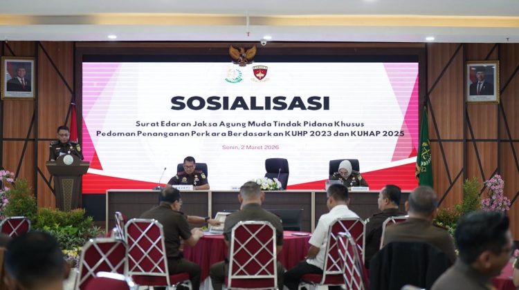 Sosialisasi Surat Edaran Jaksa Agung Muda Tindak Pidana Khusus (Jampidsus) mengenai Pedoman Penanganan Perkara Berdasarkan KUHP 2023 dan KUHAP 2025 di Baruga Adhyaksa Kejati Sulsel, Senin (2/3/2026). (Foto:Dok. Kejagung)
