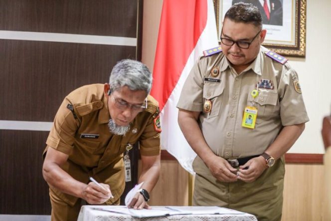 
					Sekda Provinsi Jawa Tengah Sumarno saat Pemberian ganti Kerugian dan Pelepasan Hak Atas Tanah Pengadaan Tanah Jalan Tol Yogyakarta – Bawen di Semarang, Senin (2/3/2026). (Foto:Dok.Jatengprov)
