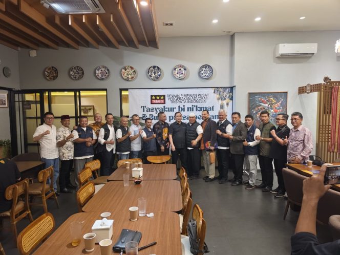 
					DPP Pergerakan Advokat Tribrata Indonesia (PATI) menggelar kegiatan tasyakuran dan buka puasa bersama di Ramela Resto Senopati, Kebayoran Baru, Jakarta Selatan, Sabtu (7/3/2026). (Foto:Anr)

