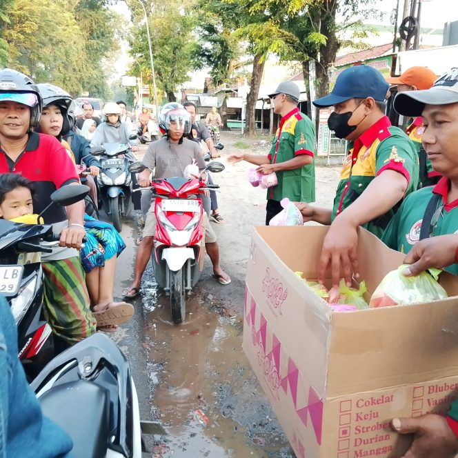 
					DPD LSM Barisan Patriot Peduli Indonesia(BPPI) Kota Kudus menggelar kegiatan berbagi takjil