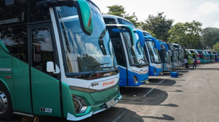 Mudik Gratis Lebaran 2026 Pemprov Jateng: Ratusan armada bus mulai berdatangan di Areal Parkir Museum Purna Bhakti Pertiwi, TMII, Jakarta Timur, Minggu (15/3/2026). (Foto:Dok Jatengprov)