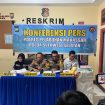 Konferensi pers di Mapolsek Kawasan Soekarno Hatta, yang dipimpin Wakapolres Pelabuhan Makassar Kompol Hardjoko, didampingi Kapolsek Soeta IPTU Nicolas. (Foto:Ist)
