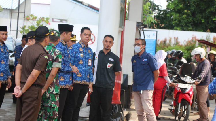 Bupati Jepara Witiarso Utomo, tinjau SPBU di Mulyoharjo, Selasa (17/3/2026). (Foto:Dok.Jeparakab)
