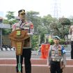 Wakapolres Metro Jakarta Barat, AKBP Rezi Dharmawan, S.I.K., M.I.K pimpin apel pagi jam yang dirangkaikan dengan kegiatan halal bihalal dalam momentum Idulfitri 1447 H / 2026 M, Selasa (31/3/2026). (Foto:ash)

