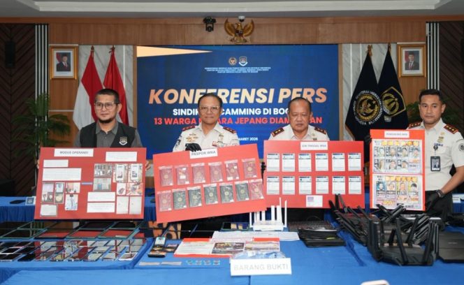 
					Belasan WNA diringkus dalam operasi pengawasan keimigrasian di kawasan Babakan Madang, Kabupaten Bogor, pada Senin (2/3/2026) malam. (Foto:Dok.Imigrasi Bogor)
