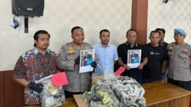 Kapolresta Cilacap, Kombes Budi Adhy Buono, mengungkapkan kasus ini bermula dari penemuan mayat yang terbungkus cor di aliran Sungai Citanduy, Bendung Menganti, Kecamatan Wanareja, Kabupaten Cilacap pada Jumat (20/2) bulan lalu. (Foto:Dok.Polres Cilacap)
