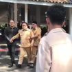 Wabup Lebak Amir Hamzah kesal dan meninggalkan acara usai Bupati Lebak Hasbi Jayabaya mengeluarkan pernyataan yang menyinggung jejak masa lalunya. (Foto:Tangkap Layar)
