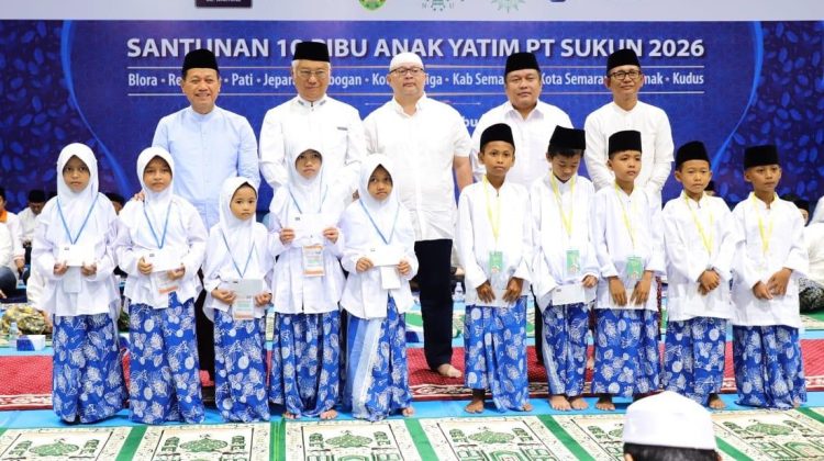 Bupati Kudus Sam'ani Intakoris hadiri Kegiatan Santunan 10 Ribu Anak Yatim PT Sukun Wartono Indonesia Tahun 2026 di Sukun Sport Center Gebog, Kamis (5/3/2026). (Foto:Dok.Kuduskab)
