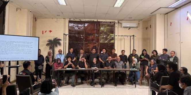 
					Koalisi Masyarakat Sipil mengutuk dan mengecam keras serangan penyiraman air keras terhadap Wakil Koordinator Komisi untuk Orang Hilang dan Korban Tindak Kekerasan (KontraS), Andrie Yunus, pada Jumat dini hari, 13 Maret 2026 di kawasan Salemba, Jakarta Pusat. (Foto:Dok. LBH Indonesia)

