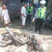 Sebuah sepeda motor menabrak rak bensin eceran hingga mengakibatkan tiga orang mengalami luka bakar serius. (Foto:Dok.Polres Pekalongan)
