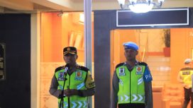 Kapolres Bantul AKBP Bayu saat memimpin apel pengamanan malam takbiran di halaman Mapolres Bantul, Kamis (19/3/2026). (Foto:Dok.Polres Bantul)
