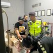 Petugas menyasar sejumlah titik rawan, mulai dari praktik hiburan tak berizin hingga peredaran minuman keras (miras). (Dok.Polres Bantul)
