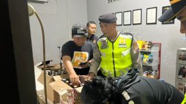 Petugas menyasar sejumlah titik rawan, mulai dari praktik hiburan tak berizin hingga peredaran minuman keras (miras). (Dok.Polres Bantul)
