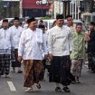 Bupati Jepara H. Witiarso Utomo berangkat Shalat Idul Fitri 1 Syawal 1447 H di Masjid Al – Falah Desa Margoyoso Kecamatan Kalinyamatan Jepara, Sabtu (21/3/2026). (Foto:Dok.Jeparakab)
