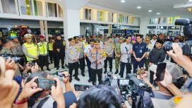 Kapolri Jenderal Listyo Sigit Prabowo tinjau arus mudik Lebaran di Stasiun Tugu, Daerah Istimewa Yogyakarta (DIY). (Foto:Sok.Humas Polri)

