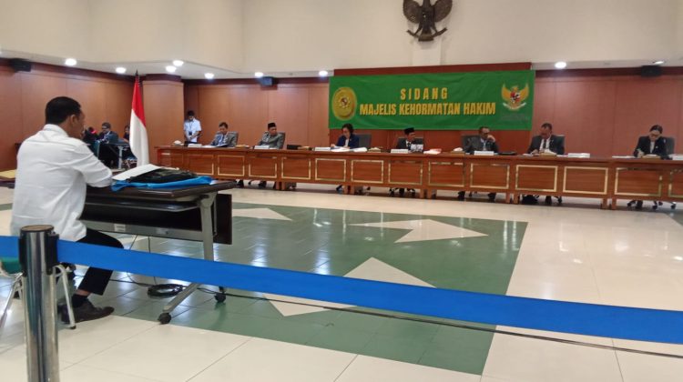 Sidang Majelis Kehormatan Hakim atas terlapor DD, Senin (2/3/2026). (Foto:Dok. MA RI)

