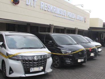 Barang bukti 9 mobil-Direktorat Reserse Kriminal Khusus Polda Jateng ungkap perkara Tindak Pidana Pencucian Uang (TPPU) dengan tindak pidana asal berupa penggelapan dalam jabatan dan/atau penipuan dan/atau penggelapan, yang dilakukan melalui modus investasi fiktif bisnis sarang burung walet. (Foto:Dok.Polda Jateng)
