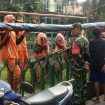 Penertiban pedagang kaki lima (PKL) di wilayah RW 02, Kelurahan Jelambar, Kecamatan Grogol Petamburan, Jakarta Barat, Kamis (2/4/2026). (Foto:Ash)