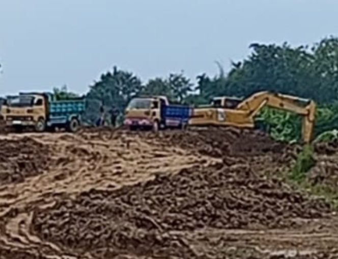 
					Tambang Galian C Ilegal di desa Papringan kec. Kaliwungu masih tetap beroperasi. (Foto:wkn)
